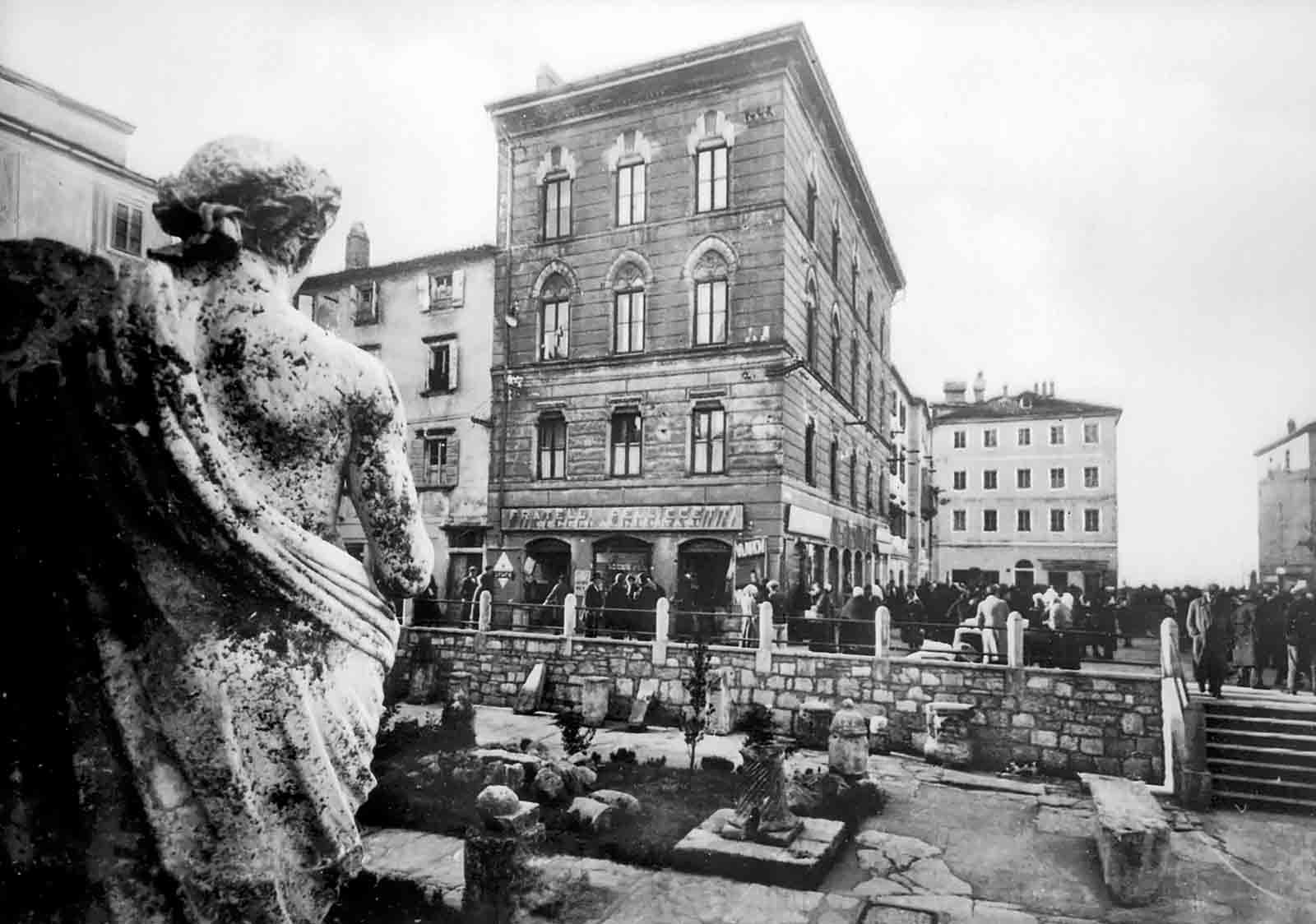 Piazza dell'Erbe in 1939